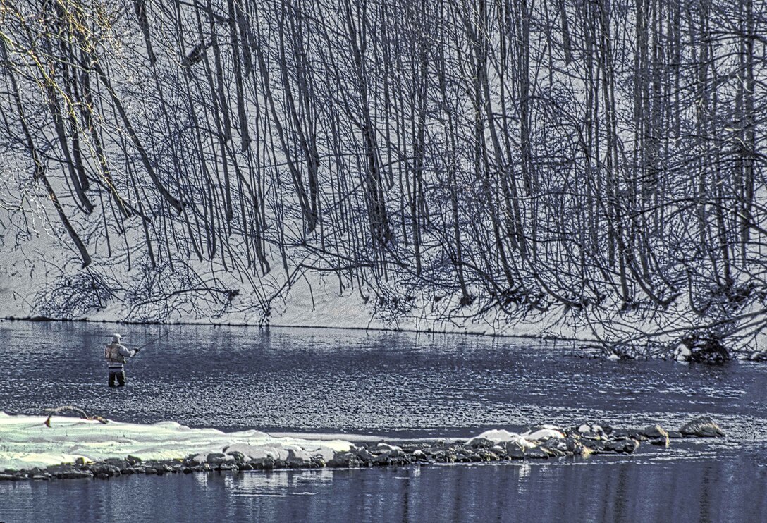 Winter fly fishing at the first deflector in the Blue Marsh Tailwater