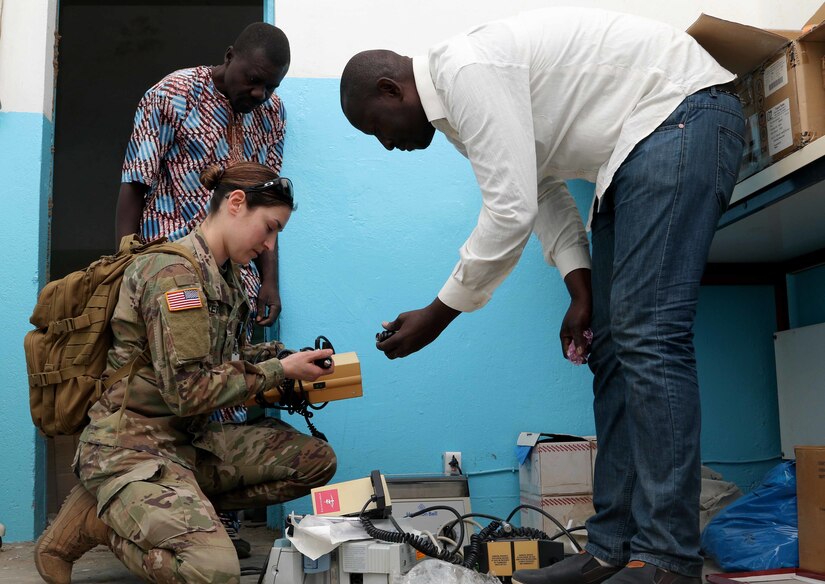 U.S., Chadian biomed technicians rely on expertise of one another during MEDREX 19-1