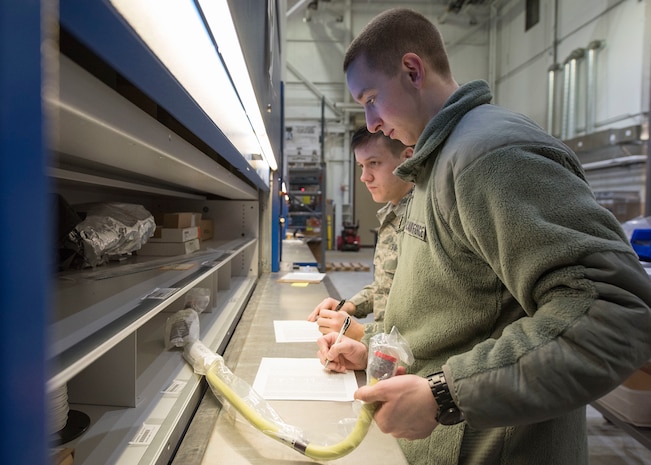 3rd Wing Transfers C-17 Aircraft Supply to 176th