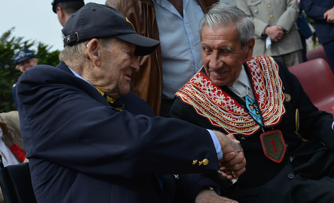 D-Day veterans Charles Shay and George Kline