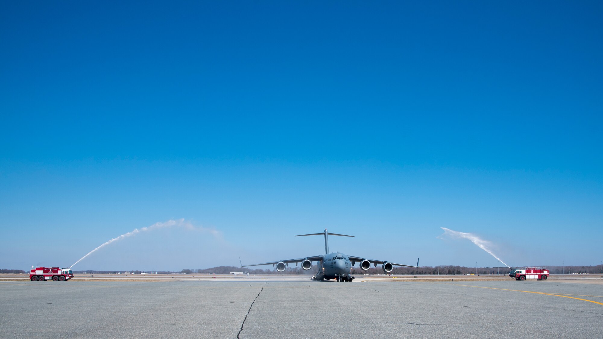 Col. Peters logs final flight at Dover AFB