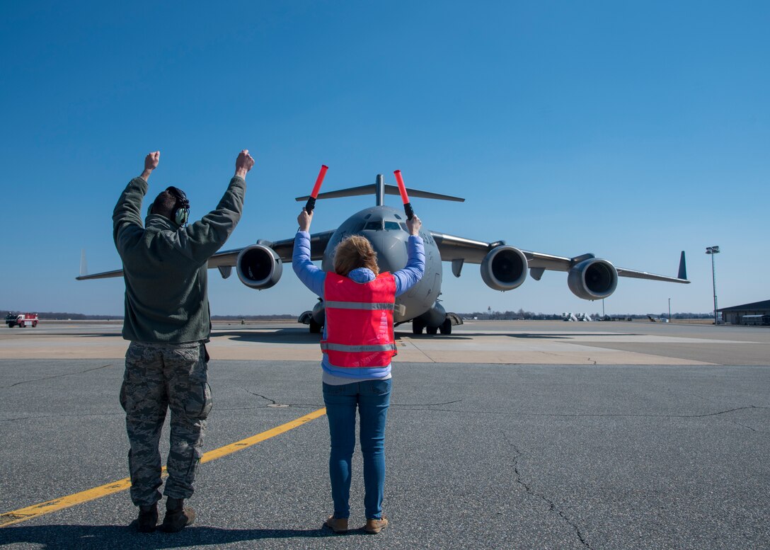 Col. Peters logs final flight at Dover AFB