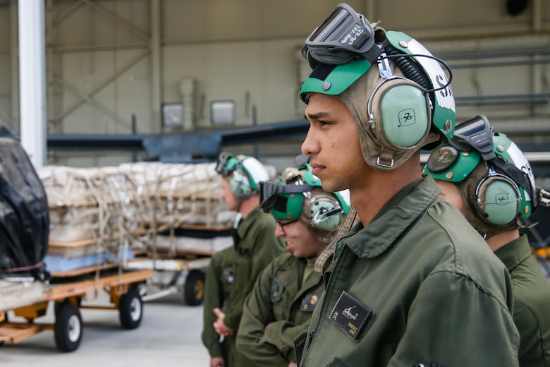 Roll out the mattresses: VMM-164 conducts hung gear drill