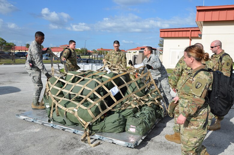 Logcap Soldiers Sharpen Program Management Skills U S Army Reserve News Display
