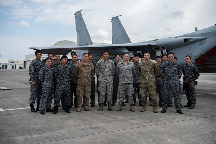 JASDF and USAF host bilateral weapons load training