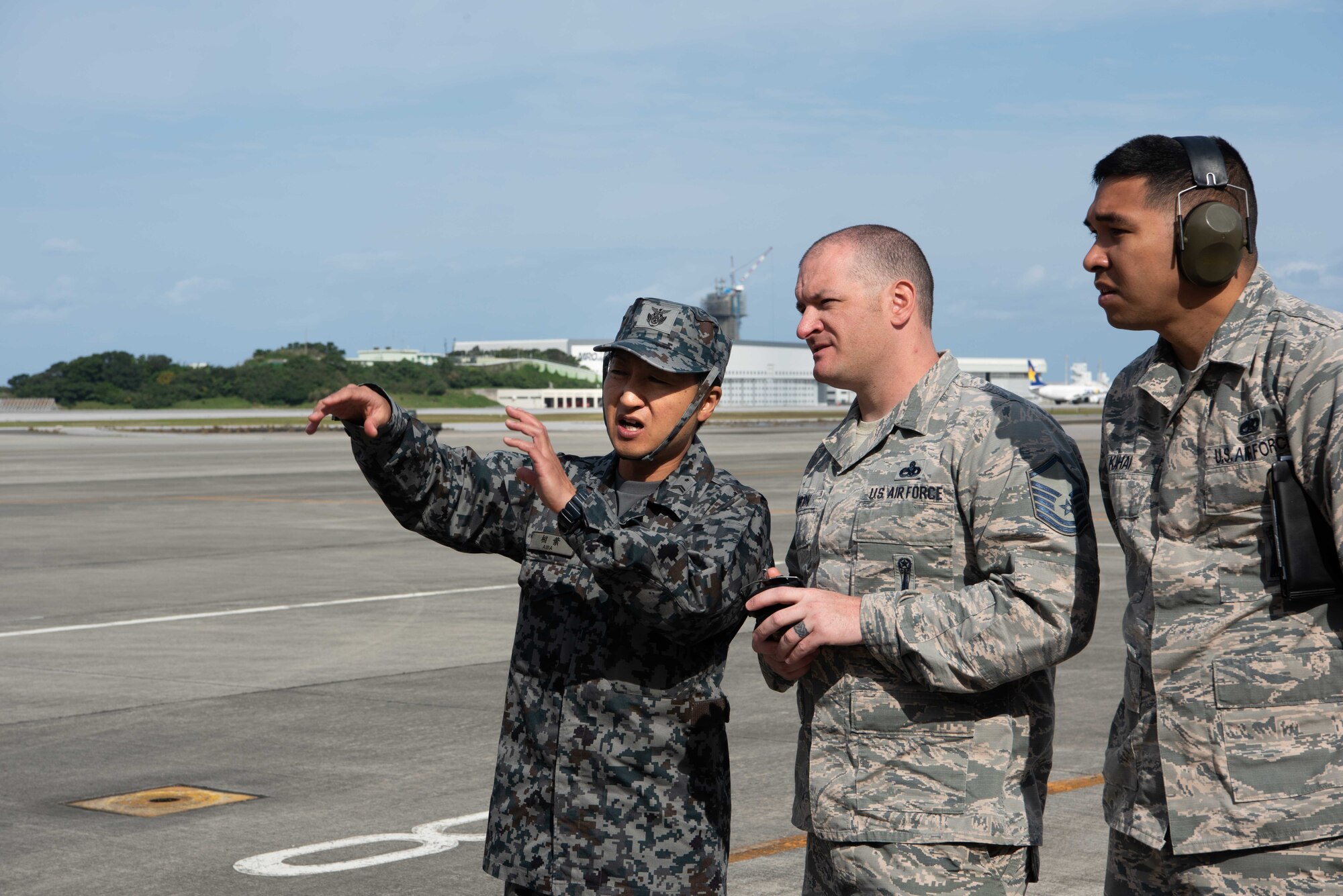 JASDF and USAF host bilateral weapons load training