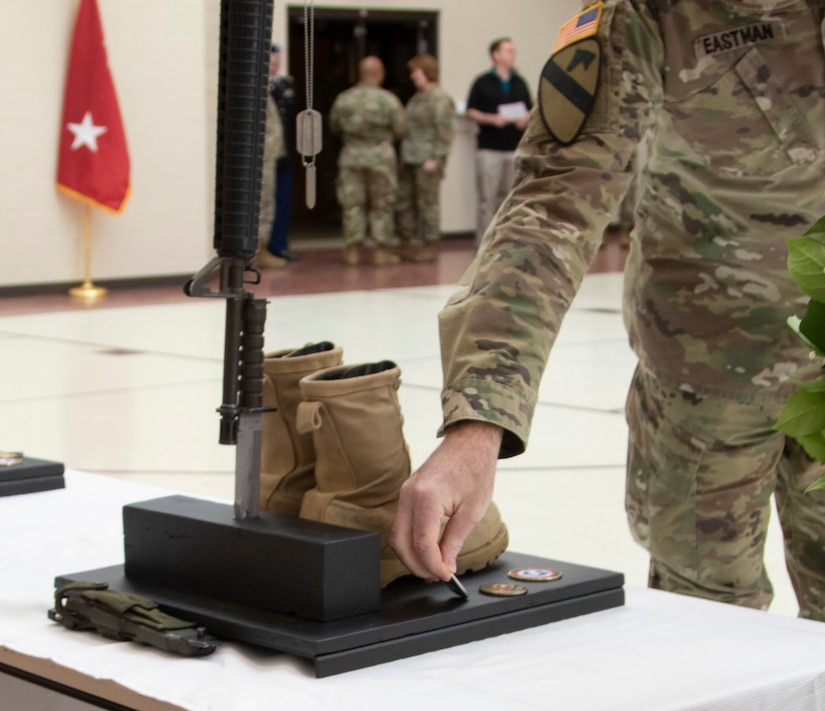 Memorial service for fallen Soldiers