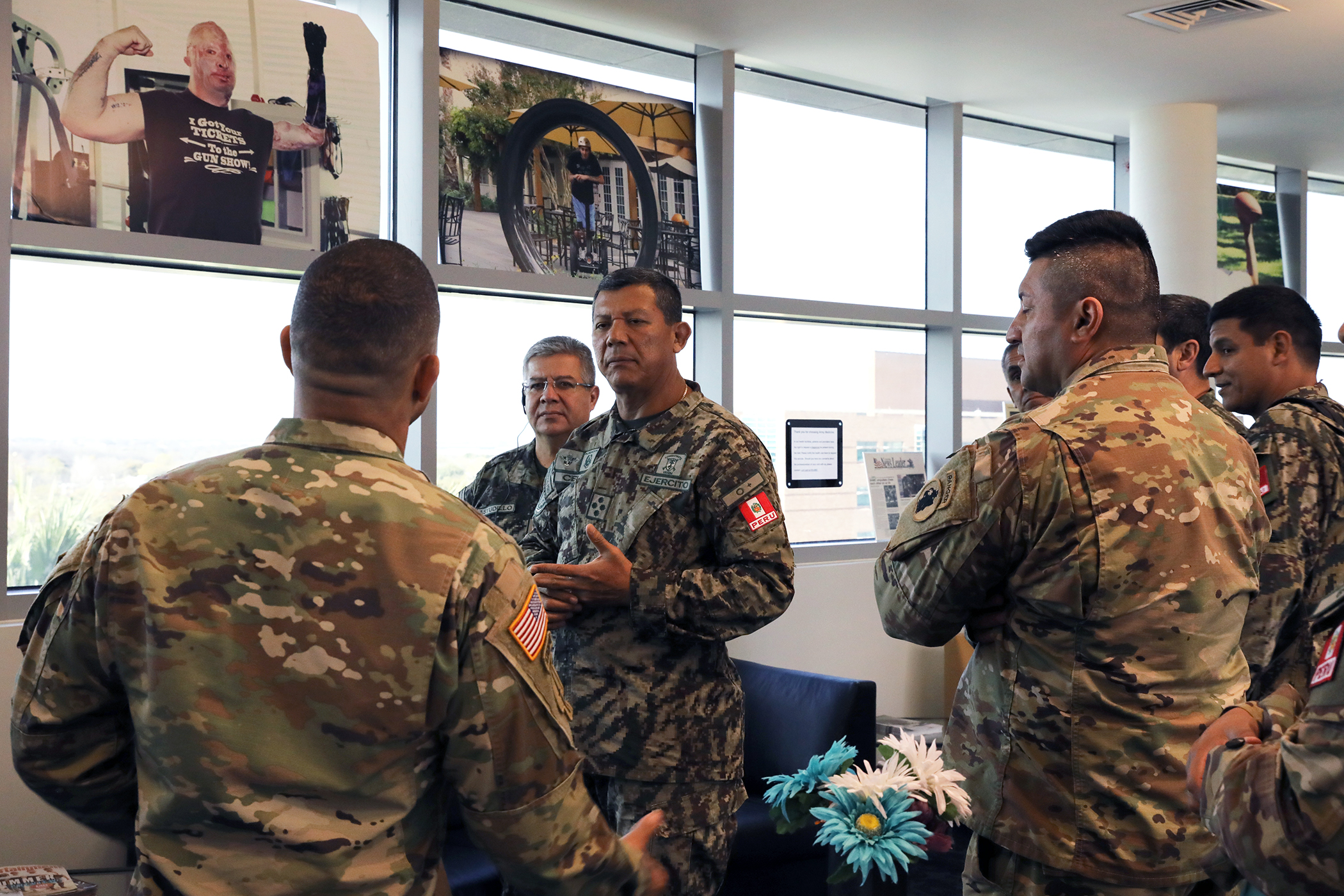 Peruvian Army S Commanding General Visits U S Army South Joint Base San Antonio News