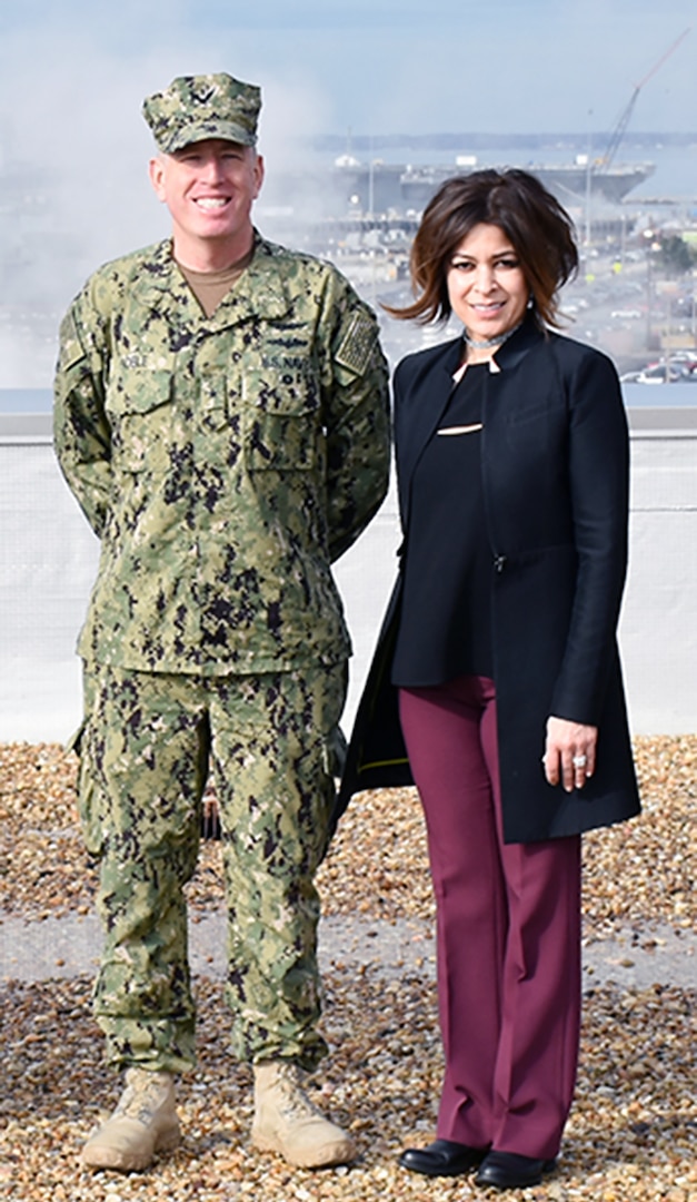 Director of the Office of the Chief Management Officer, Department of the Navy, visits DDNV