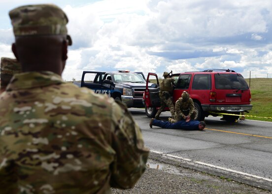 CMSAF Wright visits Recce Town