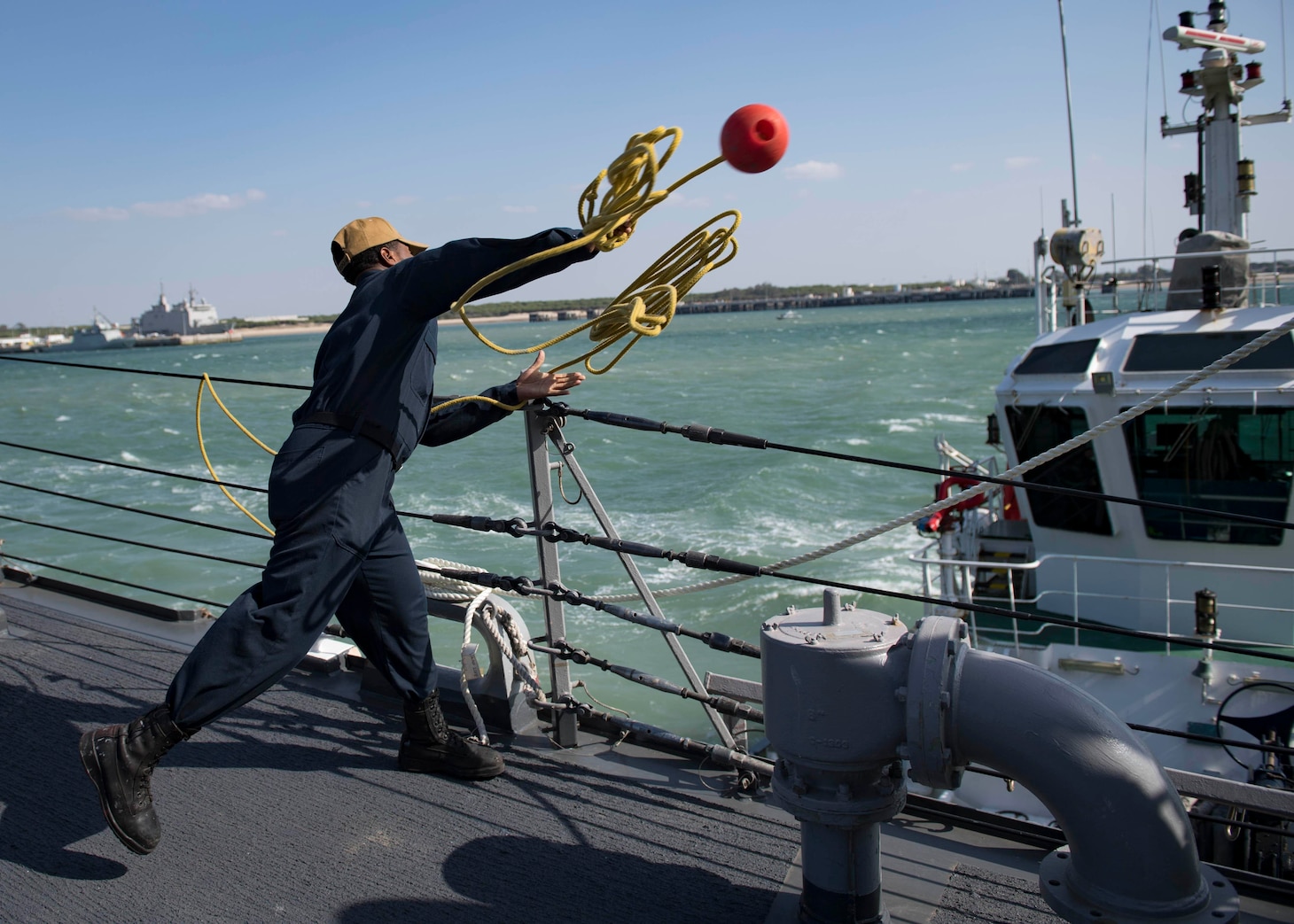 USS Carney (DDG 64) makes preparations to get underway