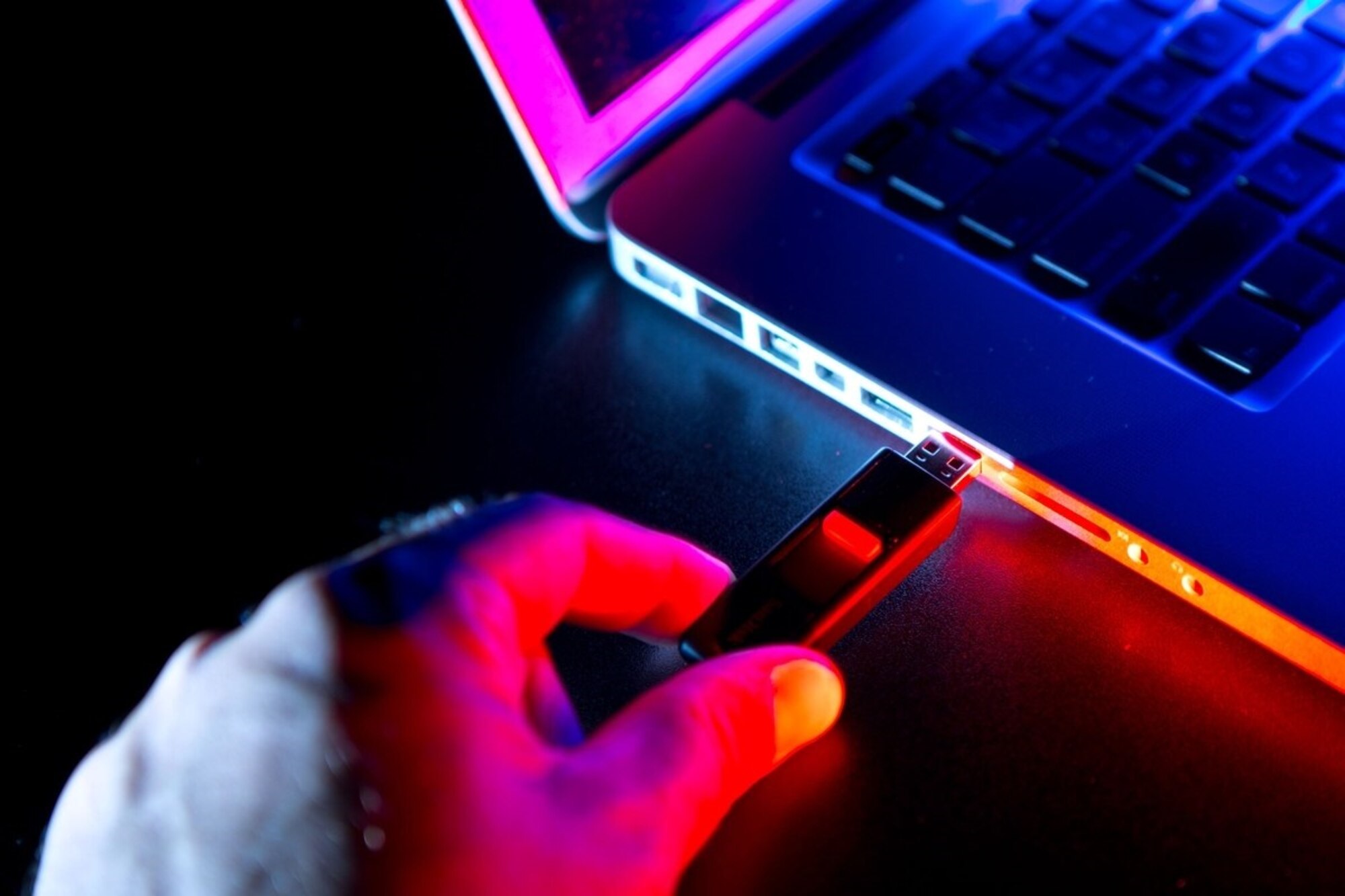 “If you make a mistake, it is better to acknowledge that one small mistake than let it snowball into something more significant.” This, according to Jason Barron, Air Force Insider Threat Hub deputy director for operations, is the key to safeguarding important information and resources.