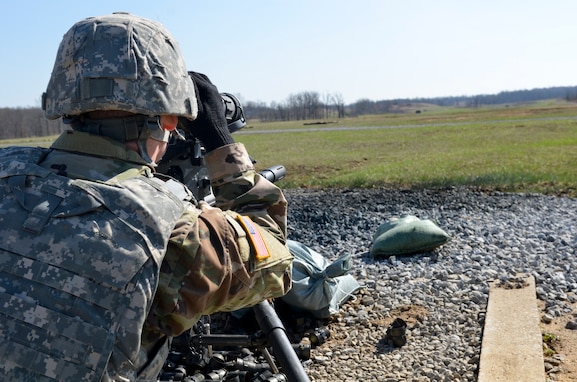 Army Reserve Soldiers qualify with Mark 19 40