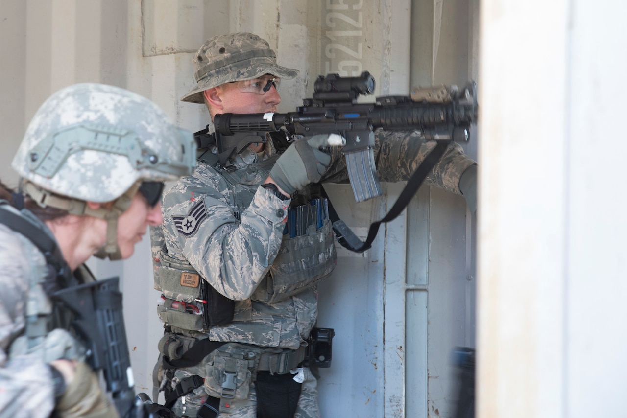 Soldiers practice tactics.