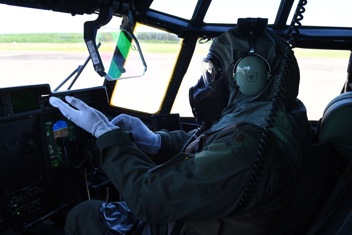 米軍放出品　USAF　FACEPIECE MASK　米軍実物 Original Dutch Military Face Mask Flame Resistance Aramid Cold