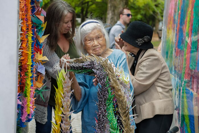 Americans learn Japanese history through Hiroshima Peace Park visit