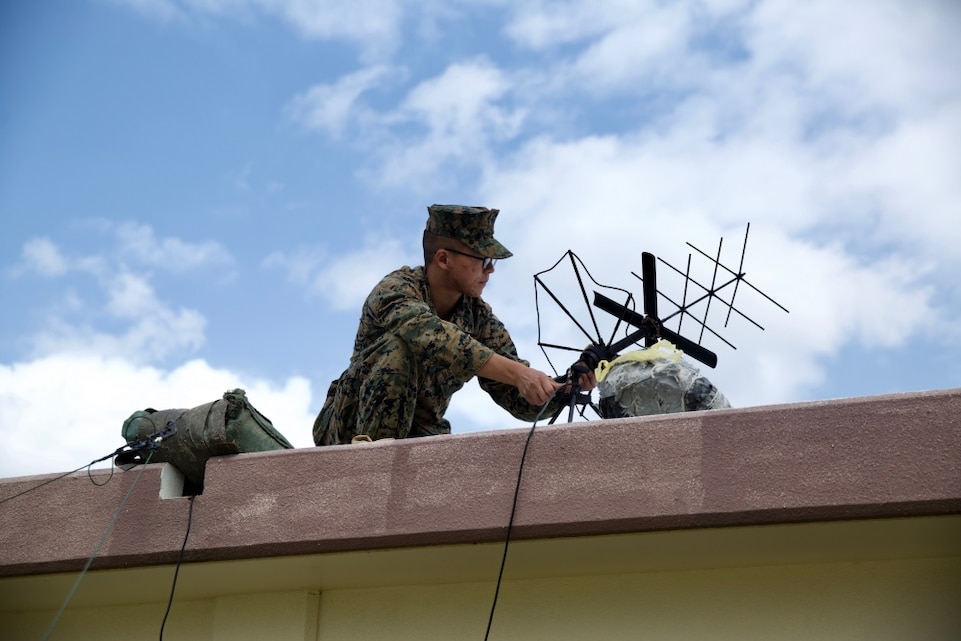 Can you hear me now? 31st MEU comm. Marines connect Marines, enable ...