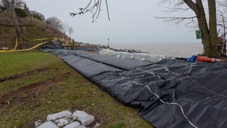 Niagara firefighters assist community with flooding