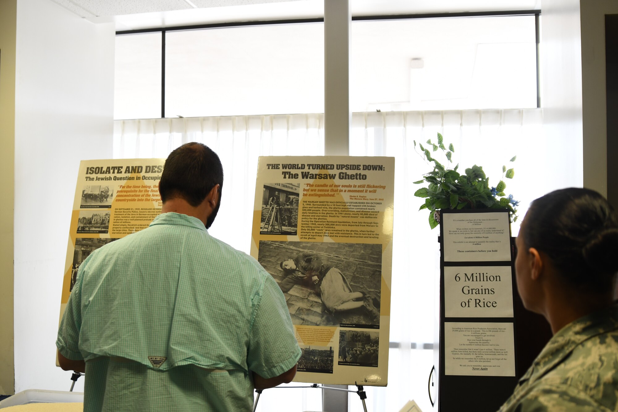A photo of a Holocaust Remembrance Day Ceremony