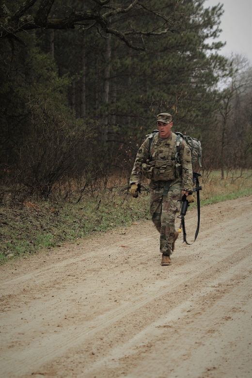 USACAPOC(A) Soldiers compete in command's Best Warrior Competition > U.S.  Army Reserve > News