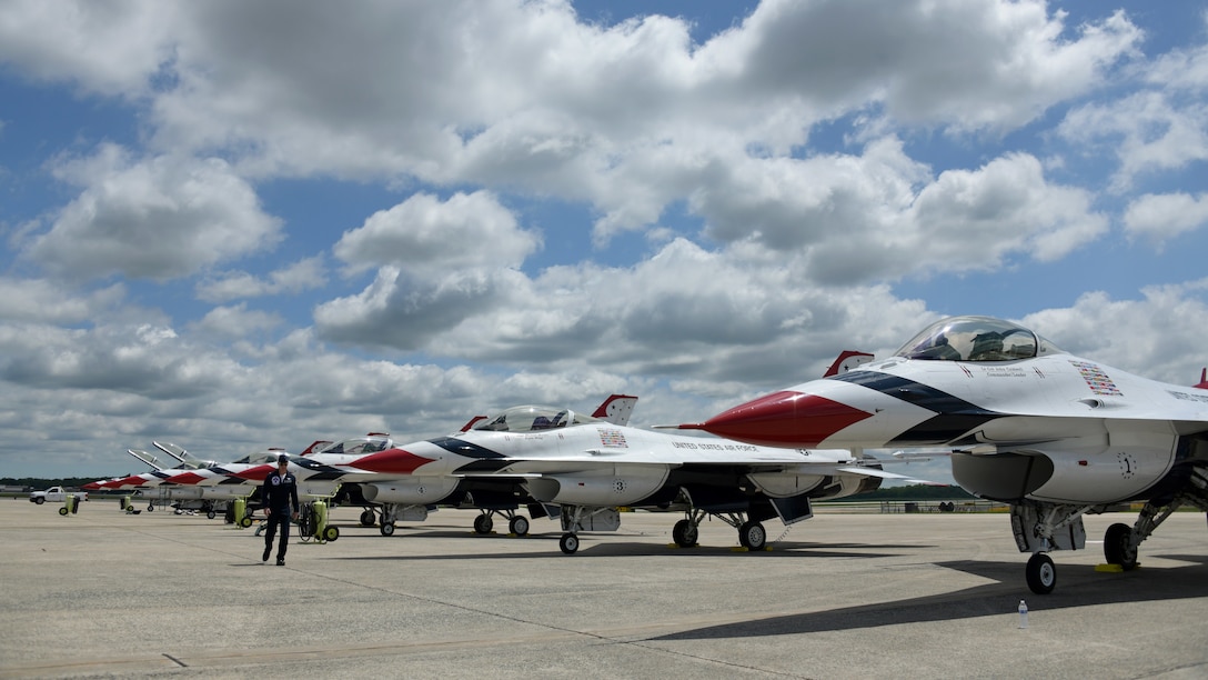 Thunderbirds arrive at JBA