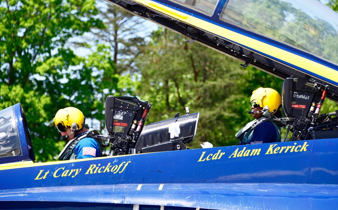 Blue Angels arrive