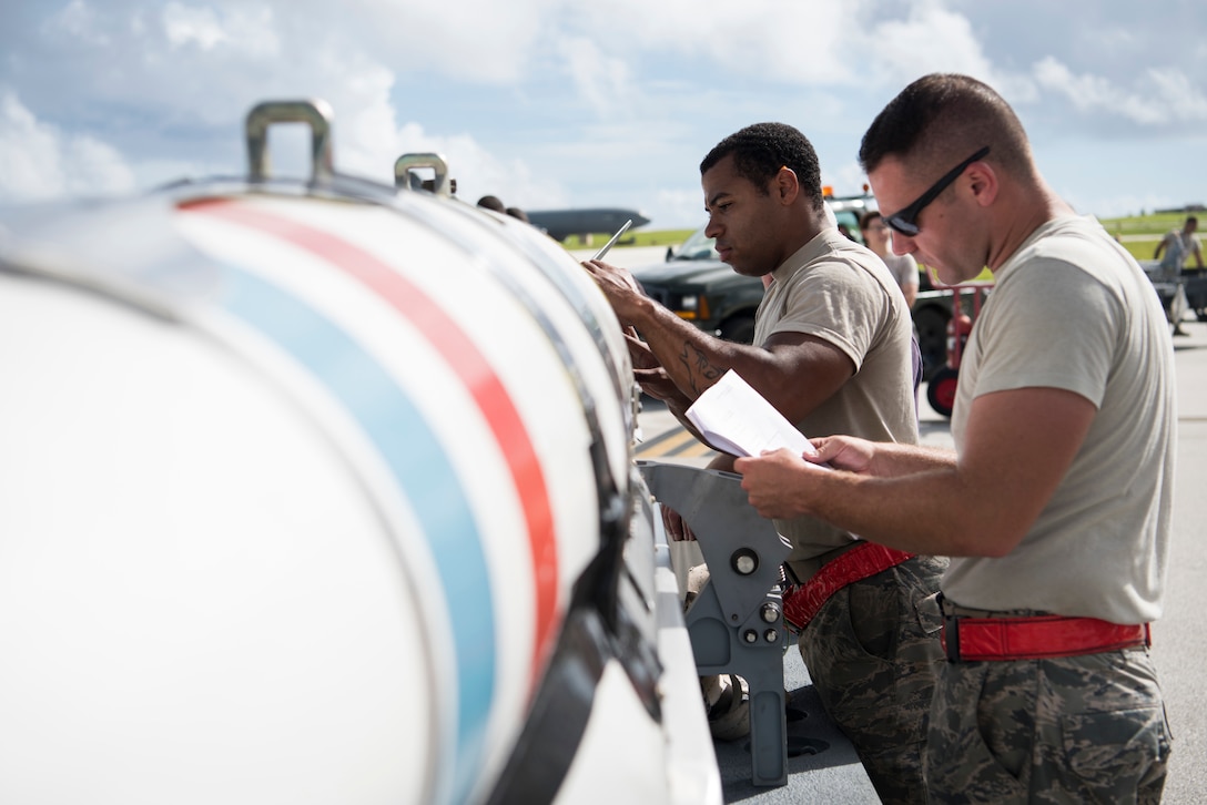 Airmen from 96th Aircraft Maintenance Unit prepare Quick Strike extended range mine for loading on to B-52 on Andersen Air Force Base, Guam, September 16, 2018, as part of exercise Valiant Shield 18 (U.S. Air Force/Zachary Bumpus)