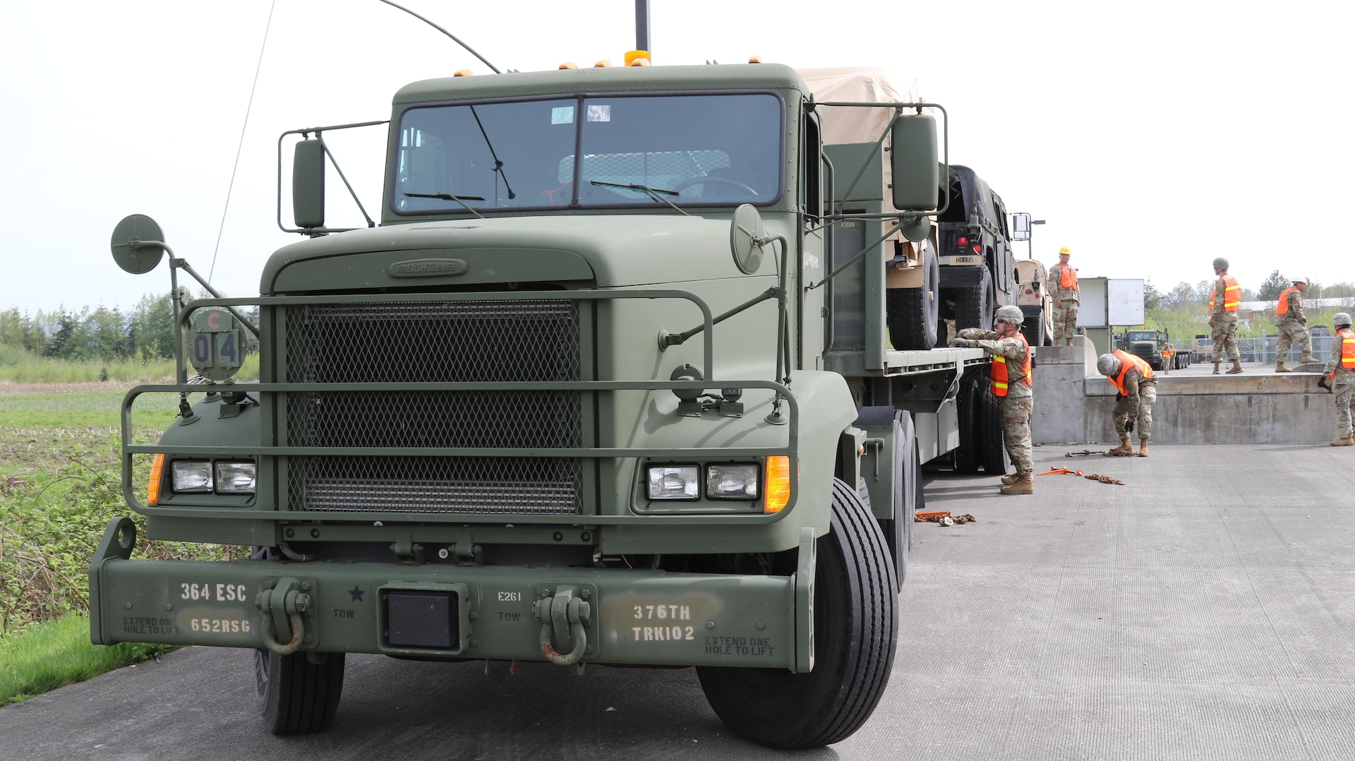 364th Expeditionary Sustainment Command Soldiers Move the Army during Nationwide Move