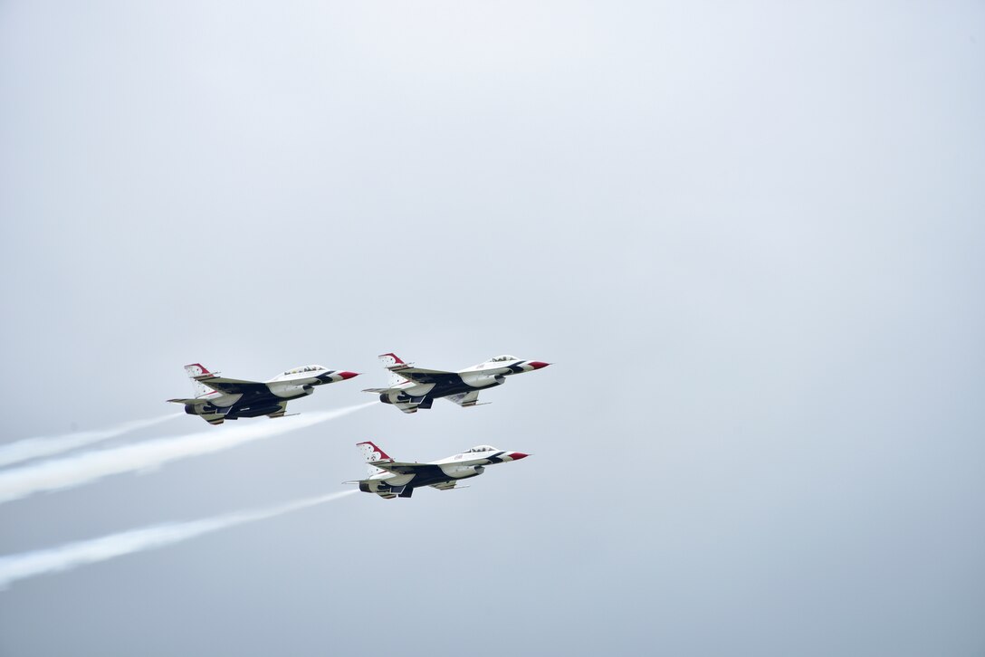 U.S. Air Force Demonstration Squadron “Thunderbirds” fly over Joint Base Andrews, Md. May 9, 2019. After arriving at JBA, the Thunderbirds met with Heap and practiced their performance in preparation for the 2019 JBA Legends in Flight Air & Space Expo. (U.S. Air Force photo by Airman 1st Class Noah Sudolcan)