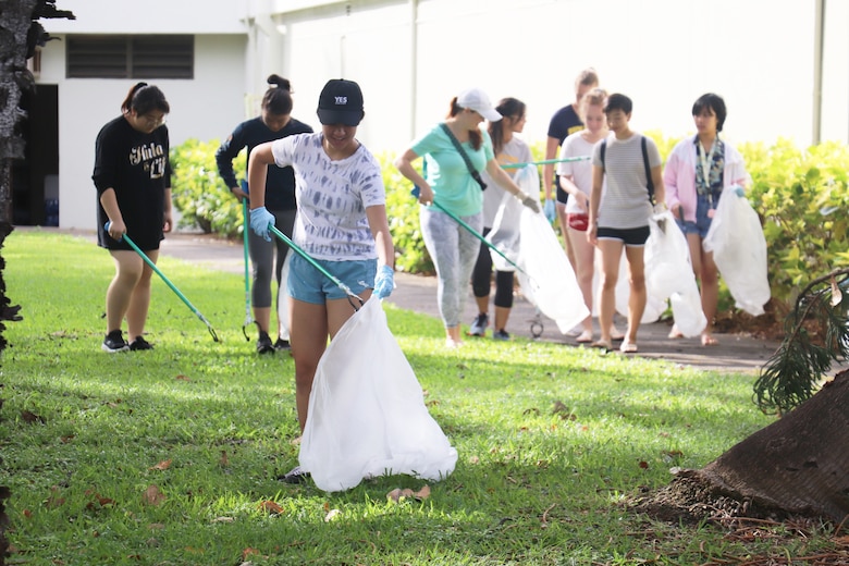Honolulu, Hawaii (April 27, 2019) -- The U.S. Army Corps of Engineers - Honolulu District and Pacific Ocean Division leadership and District employees joined forces with local Junior ROTC students and Tripler Army Medical Center volunteers to clean the Fort DeRussy area beach and beach berm April 27 for Earth Day 2019. The 2019 U.S. Army Earth Day theme is “Sustain the Environment to Secure the Mission.” This was the 14th consecutive year Honolulu District has held the Earth Day-focused event at the U.S. Army Corps of Engineers Pacific Regional Visitor Center at Battery Randolph on Fort DeRussy.