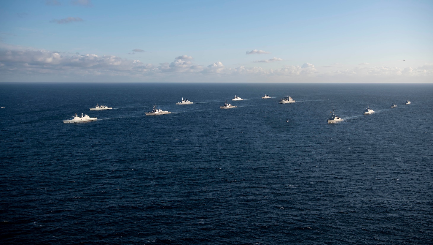 Ships steam in formation during exercise Formidable Shield 2019.