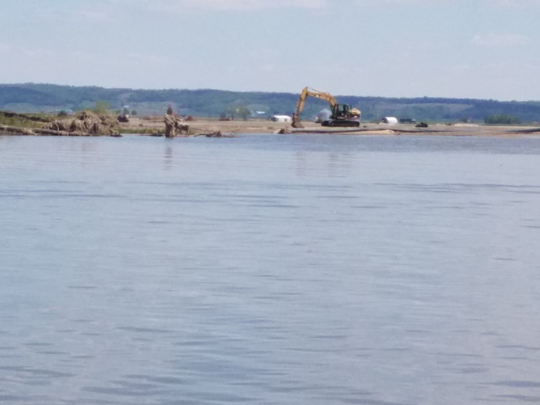 USACE contractors at work along levee L575a near Nebraska City, Nebraska May 10, 2019 following March 2019 runoff event.