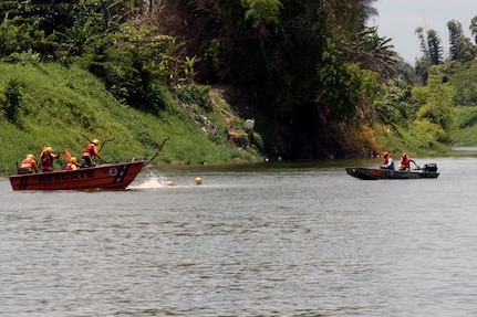 Dominican Republic Civil Defense, Air Force search and rescue squadron, Army and other governmental and non-governmental organizations participated in water-rescue simulations as part of Fuerzas Aliadas Humanitarias 2019 in a river near Bajo Yuna May 9, 2019.