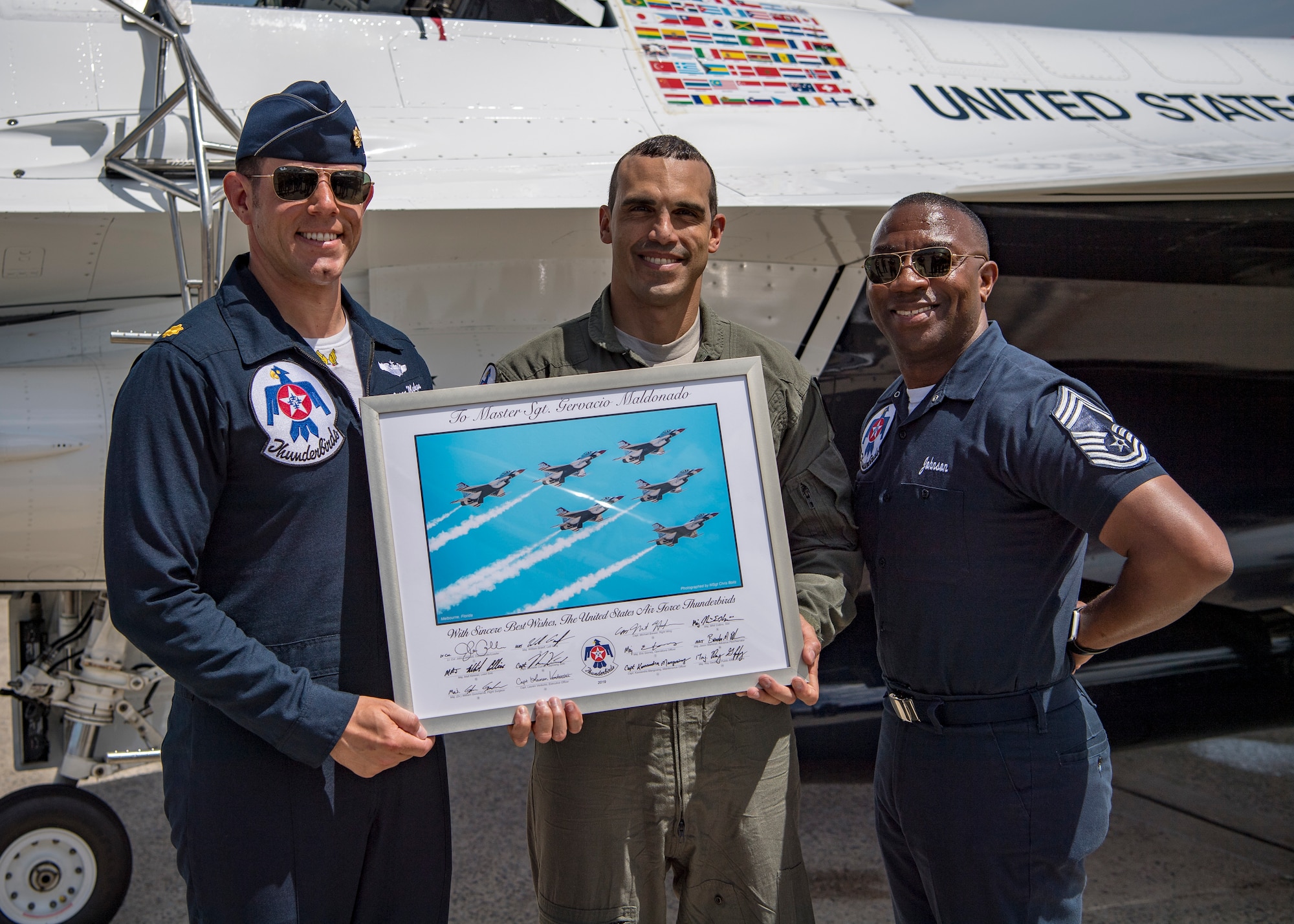 Top recruiter gets Thunderbirds incentive flight