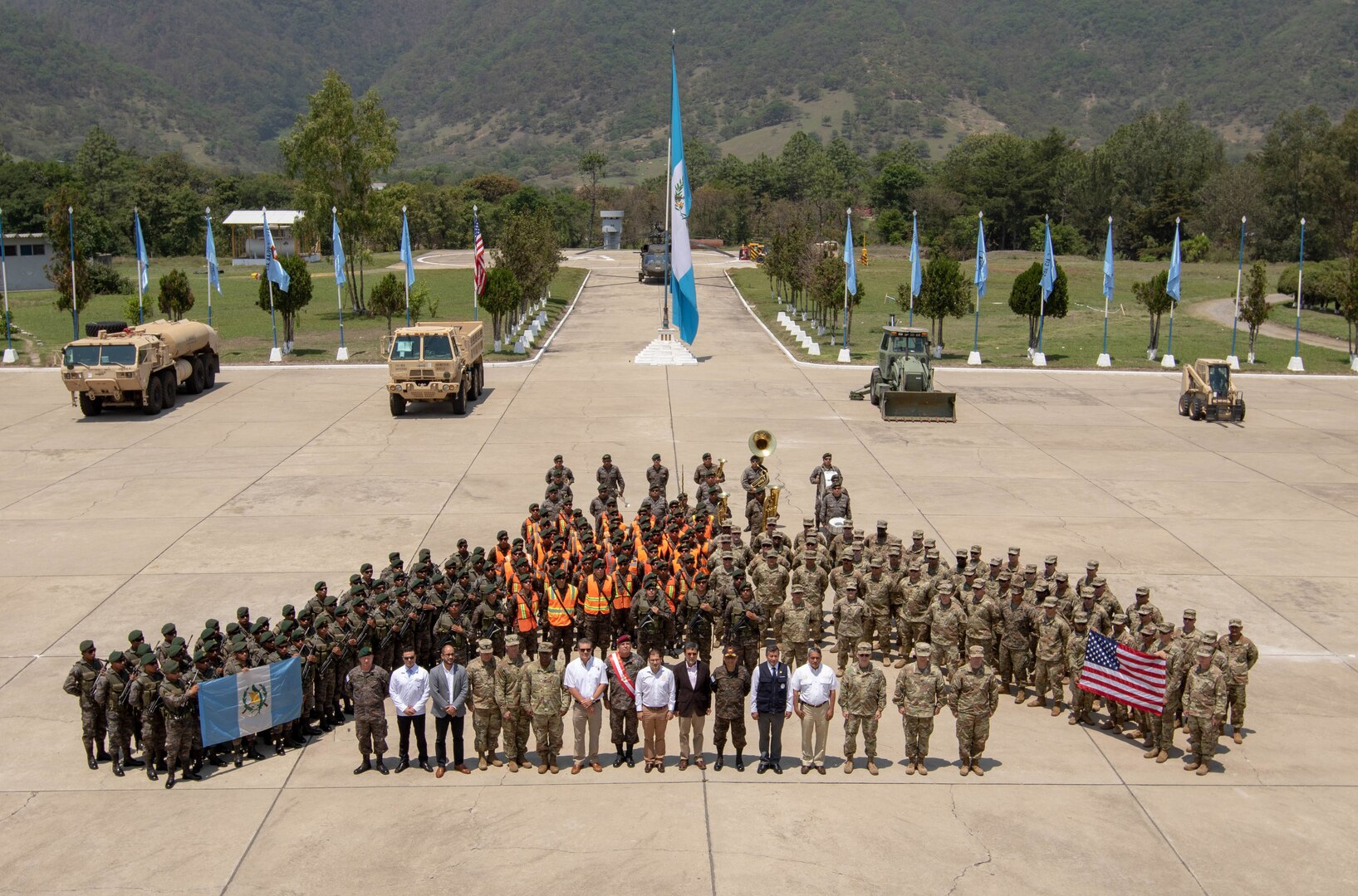 Beyond the Horizon 2019 officially kicked-off in an opening ceremony that included both U.S. Army and Guatemalan 5th Infantry Brigade Soldiers.