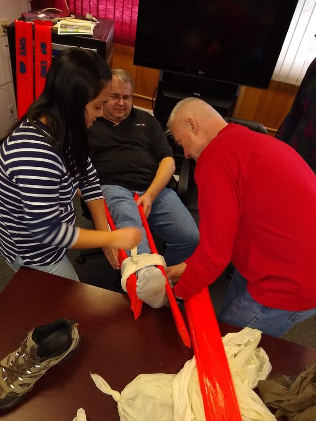 U.S. Army Corps of Engineers Buffalo District employees have been being trained for CPR, First Aid, and Naloxone (NARCAN), Buffalo, NY, February 22, 2019.