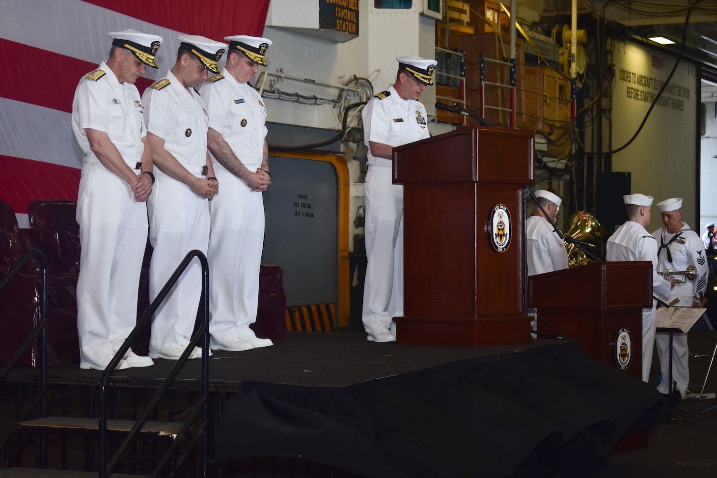 Amphibious Force 7th Fleet holds Change of Command