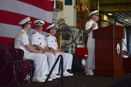 Amphibious Force 7th Fleet holds Change of Command