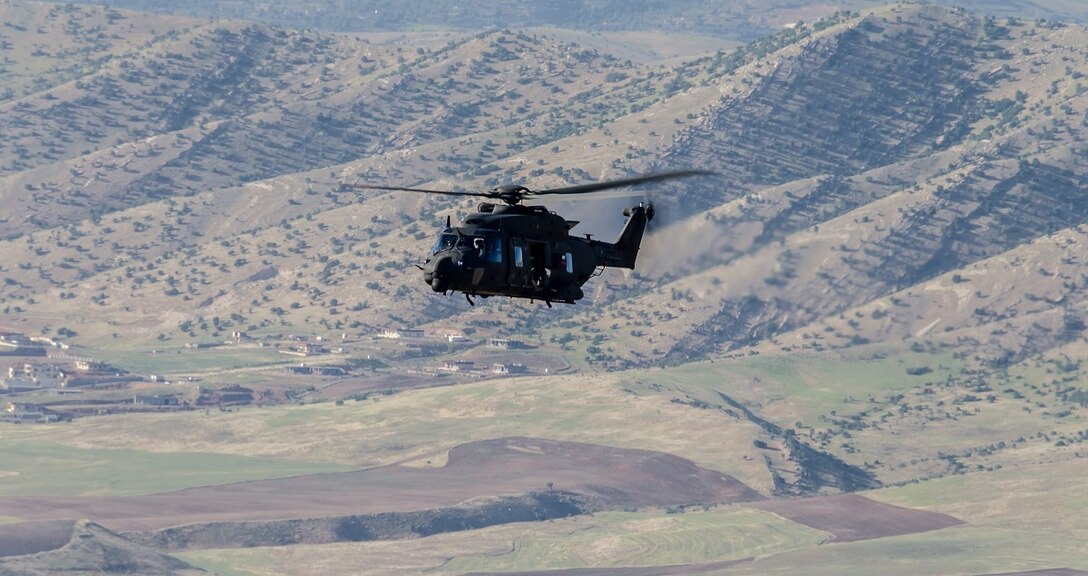 Pilots and technicians attached to Combined Joint Task Force - Operation Inherent Resolve from Italian Air Task Group "Griffon" and the U.S. Task Force "Gunfighter" met to improve Coalition flight procedures. The main objective was to develop a plan for responding to in-flight emergencies and to discuss possible scenarios during which constant procedural and operational synergy is essential.
