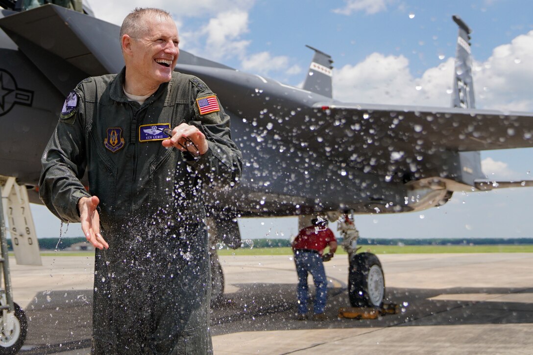 AFRC deputy CC takes final flight