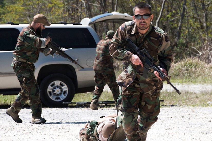 Troops take part in lifesaver training.