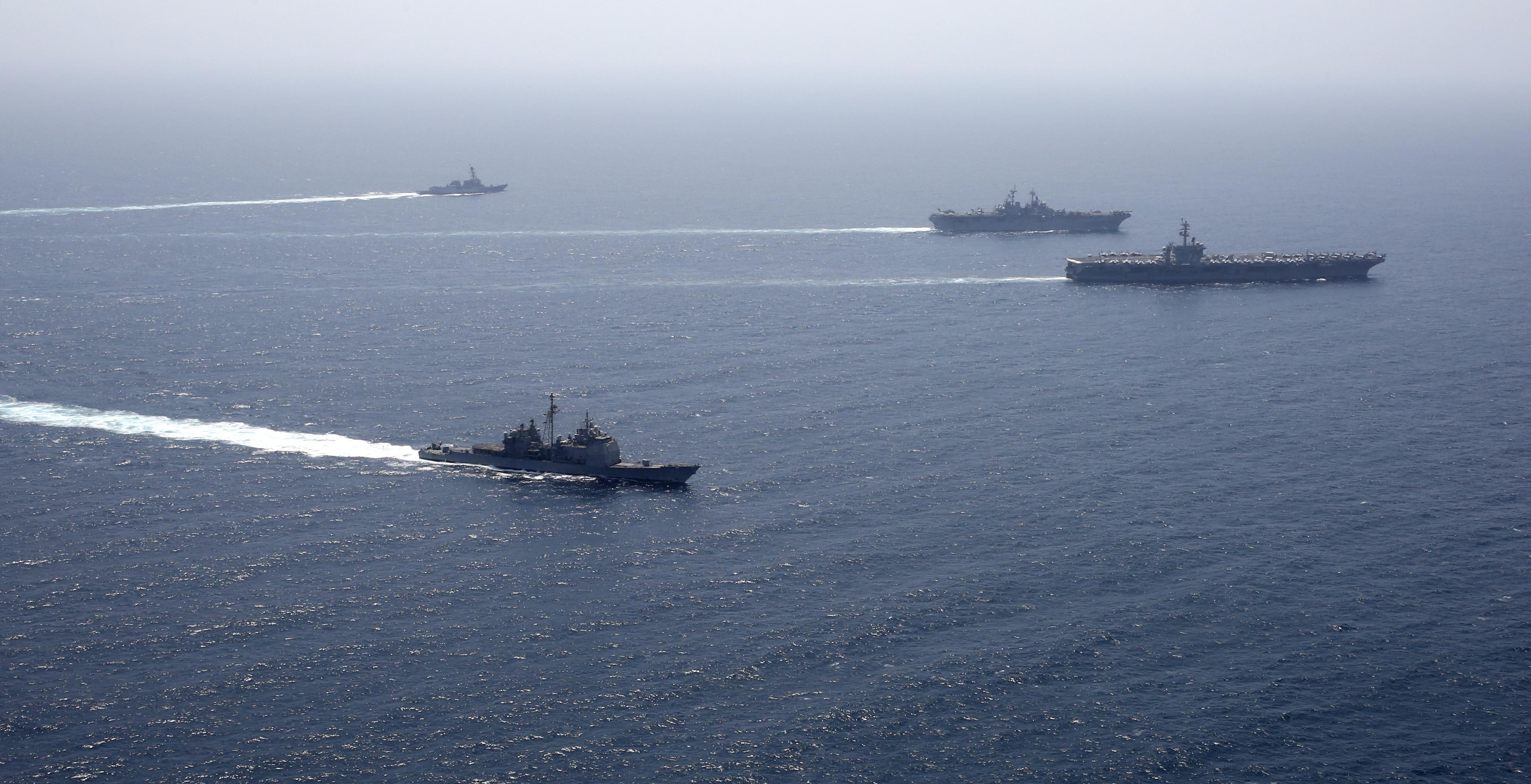 Россия атакует американский флот. Флотилии ВМС Ирана. ВМФ Саудовской Аравии. Танкеры ВМС США. Корабли ВМФ Ирана.