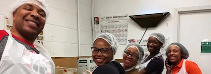 Soldiers and Airmen of the D.C. National Guard don’t only fight to protect the capital and defend the nation, but also volunteer with the DC Central Kitchen to fight hunger .