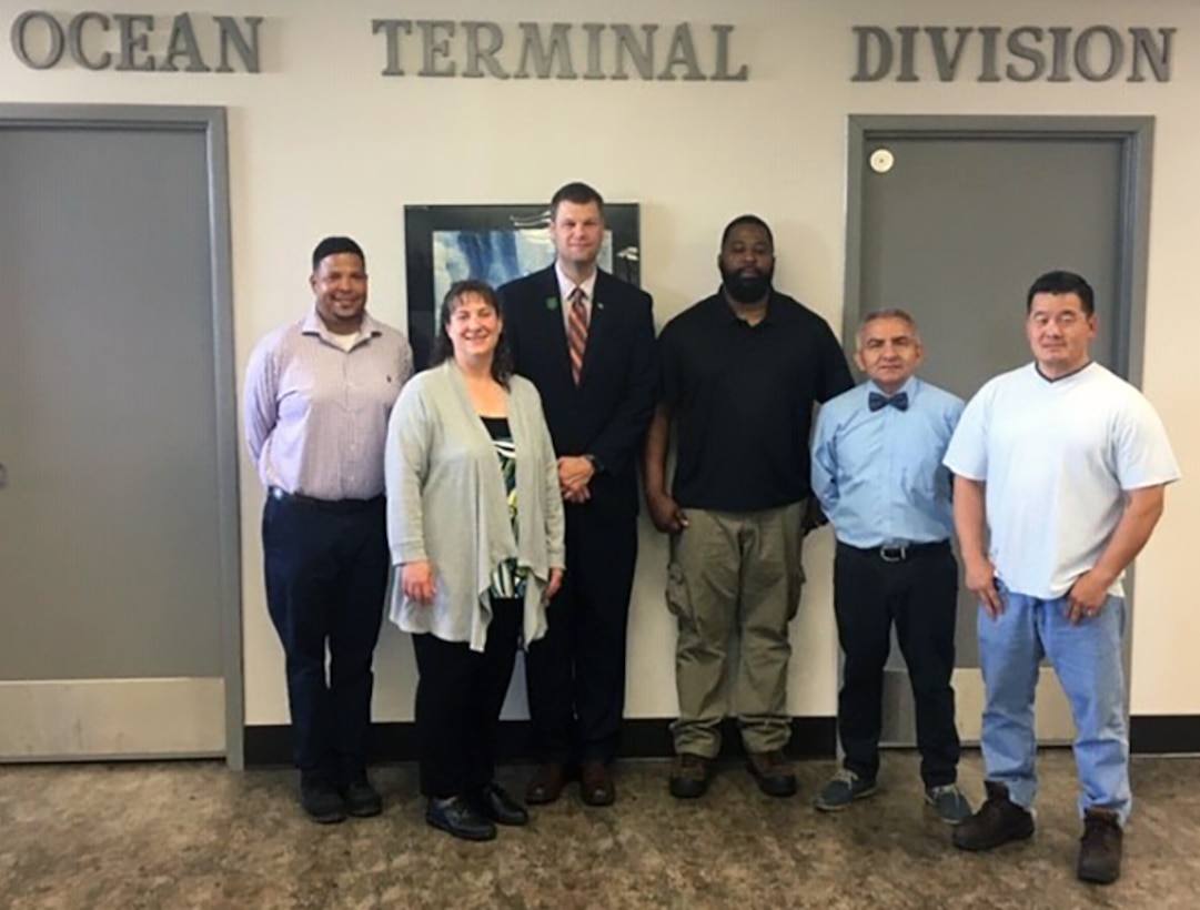 Distribution Norfolk hosts U.S. Army Security Assistance Command team members