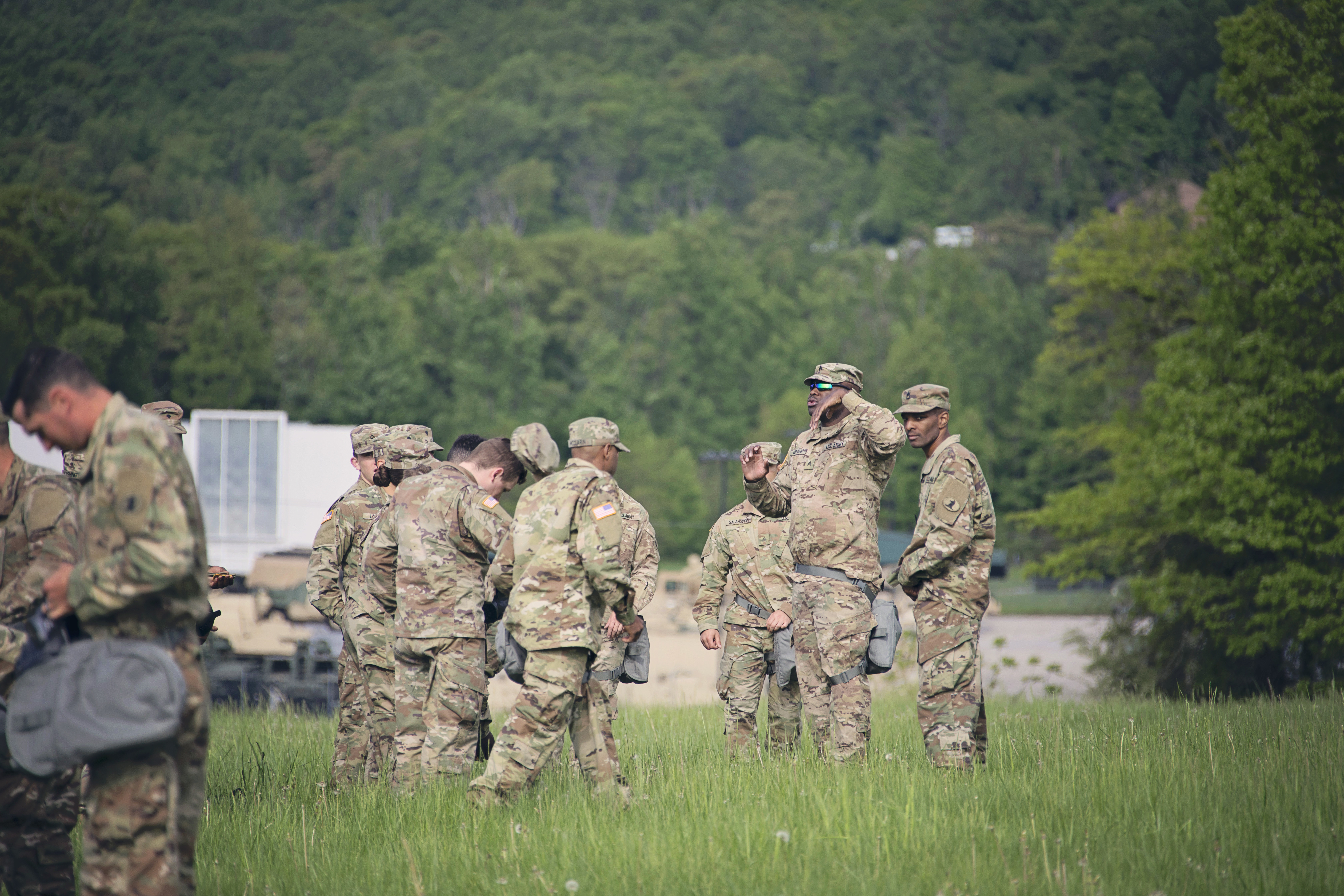 Delaware Guard Leaders Visit Soldiers at FIG