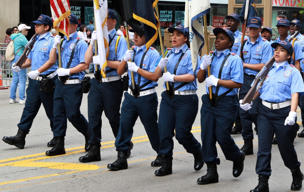 Lincoln S Challenge Academy Marches In The Chicago Memorial Day Parade
