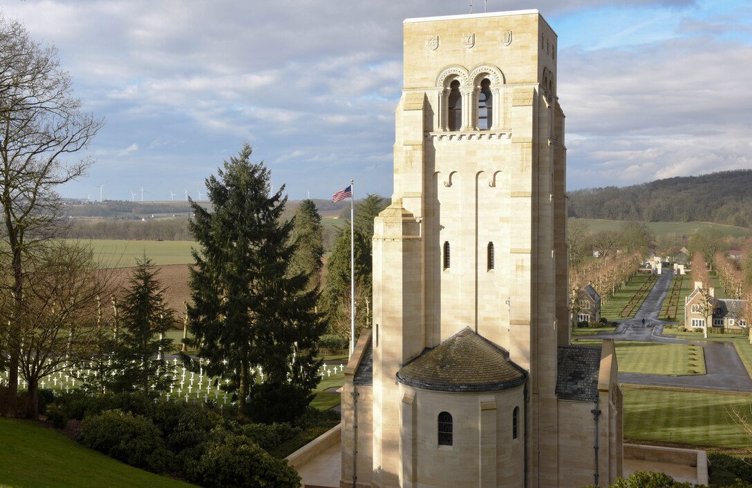 The Aisne-Marne American Chapel sits at foothill of Belleau Wood, contains the graves of 2,289 war dead. Inscribed on its walls are the names of 1,060 missing personnel. A monument at the flagpole commemorates the valor of the U.S. Marines who captured much of this ground in 1918.