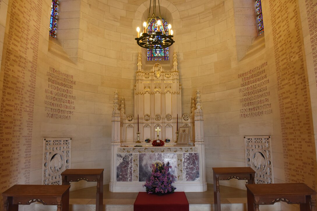 The Aisne-Marne American Chapel sits at foothill of Belleau Wood, contains the graves of 2,289 war dead. Inscribed on its walls are the names of 1,060 missing personnel. A monument at the flagpole commemorates the valor of the U.S. Marines who captured much of this ground in 1918.