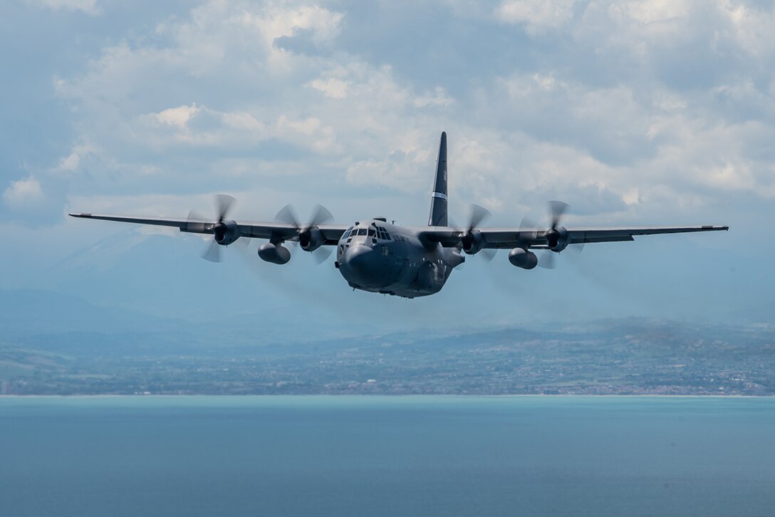 A Kentucky Air National Guard C-130 Hercules aircraft conducts a nonstandard-load training flight in the airspace above Venice, Italy, May 20, 2019, while carrying equipment from U.S. Army Europe’s 173rd Airborne Brigade Combat Team as part of Immediate Response 2019. The exercise is designed to improve readiness and interoperability among participating allied and partner nations integrated into a multinational battalion. Combined training enables allies and partners to readily respond more effectively to regional crises and meet their own national defense goals. (U.S. Air National Guard photo by Staff Sgt. Horton)