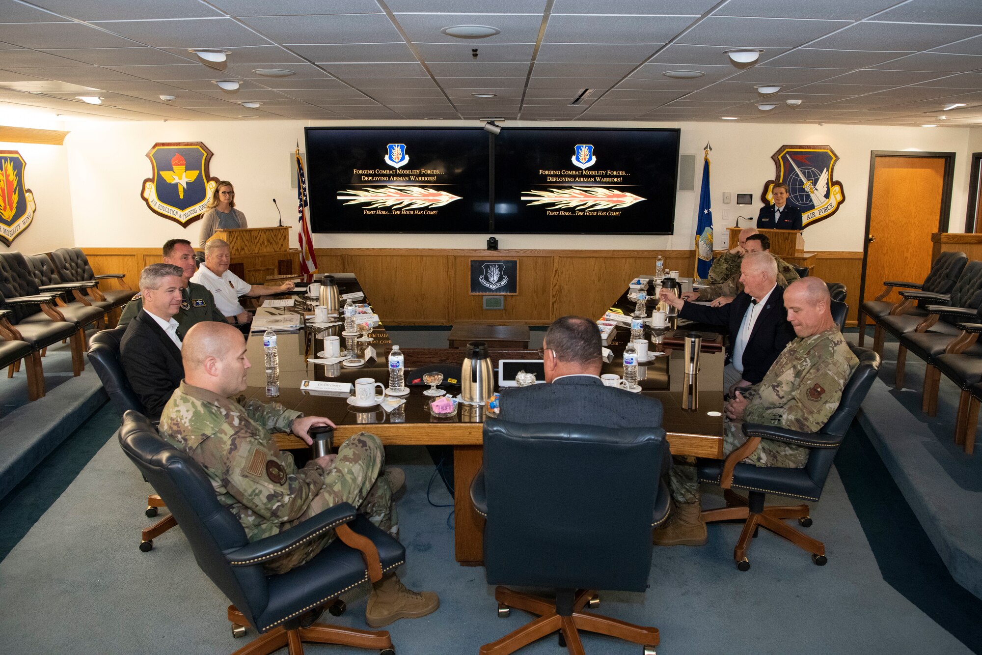 ODVA Director meets 97 AMW Command Chief